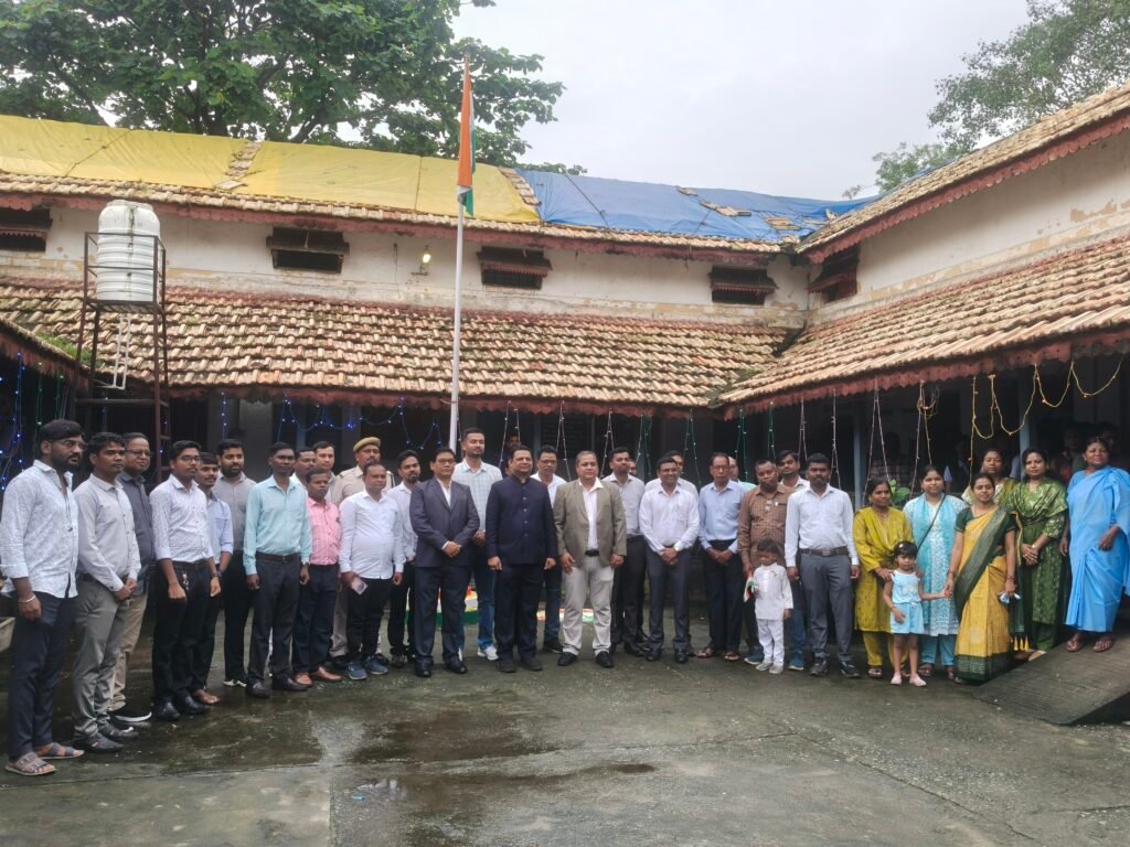 नगर में मना स्वतंत्रता दिवस का जश्न .. सरकारी संस्थानों से चौक-चौराहों तक लहराया तिरंगा 2 4201447