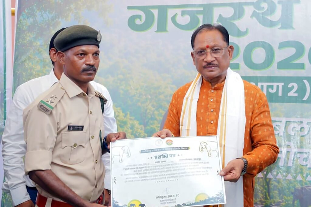 हाथी बचेंगे, गांव सुरक्षित होंगे… जशपुर की ‘गजरथ यात्रा’ बनी सह-अस्तित्व की मिसाल 1 4231364