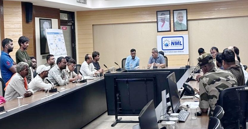 ड्राइवर की मौत मामले में प्रशासन की पहल पर गतिरोध हुआ समाप्त .. पीड़ित के परिजनों को दिया 4 लाख का मुआवजा 1 4307727