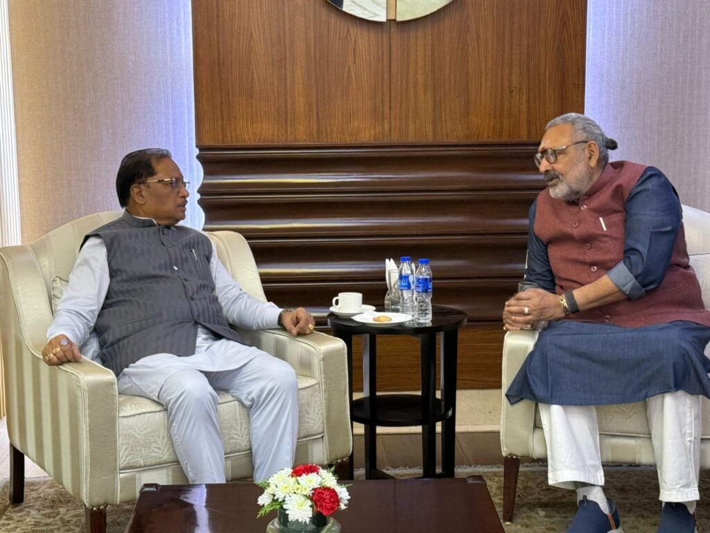 टेक्सटाइल उद्योग को बढ़ावा देने के लिये CM साय ने कि केंद्रीय मंत्री गिरिराज सिंह से मुलाकात 1 4454151
