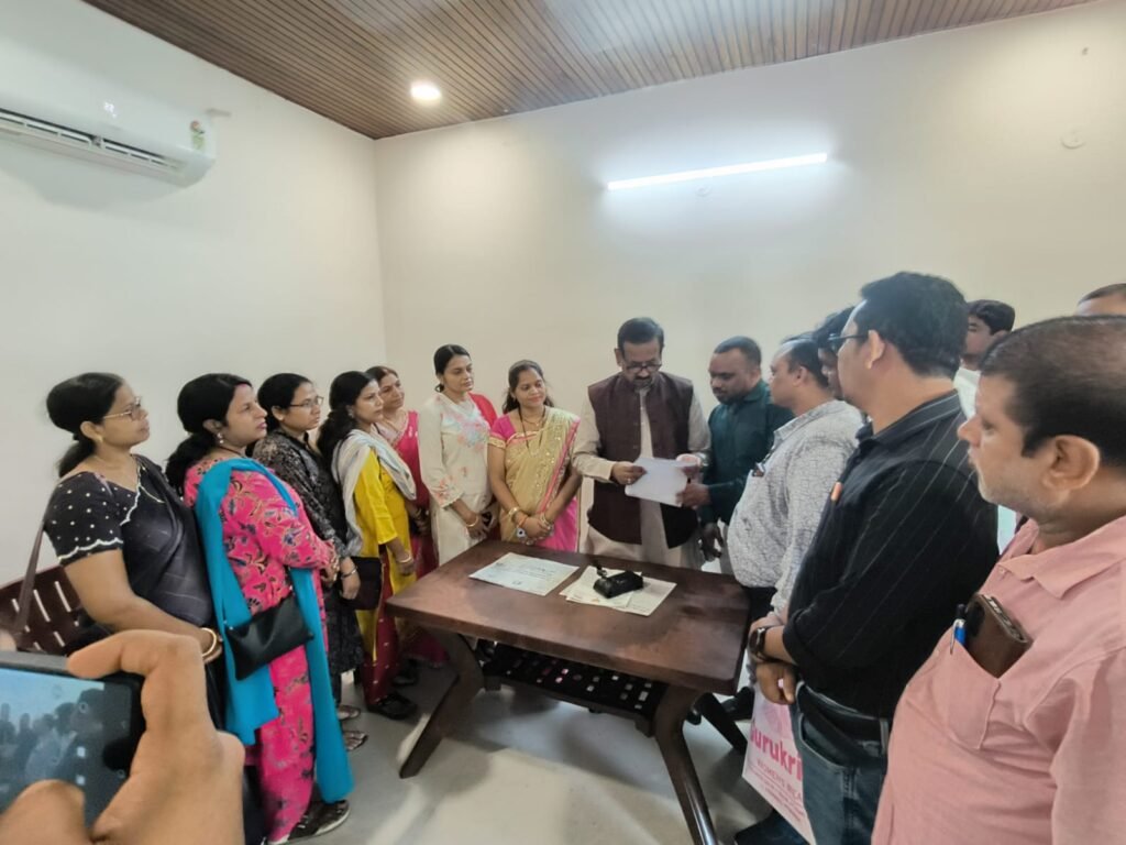 TET की अनिवार्यता पर पूर्व नियुक्त शिक्षकों को राहत की मांग .. सहायक शिक्षक फेडरेशन ने उठाई आवाज 2 4466250
