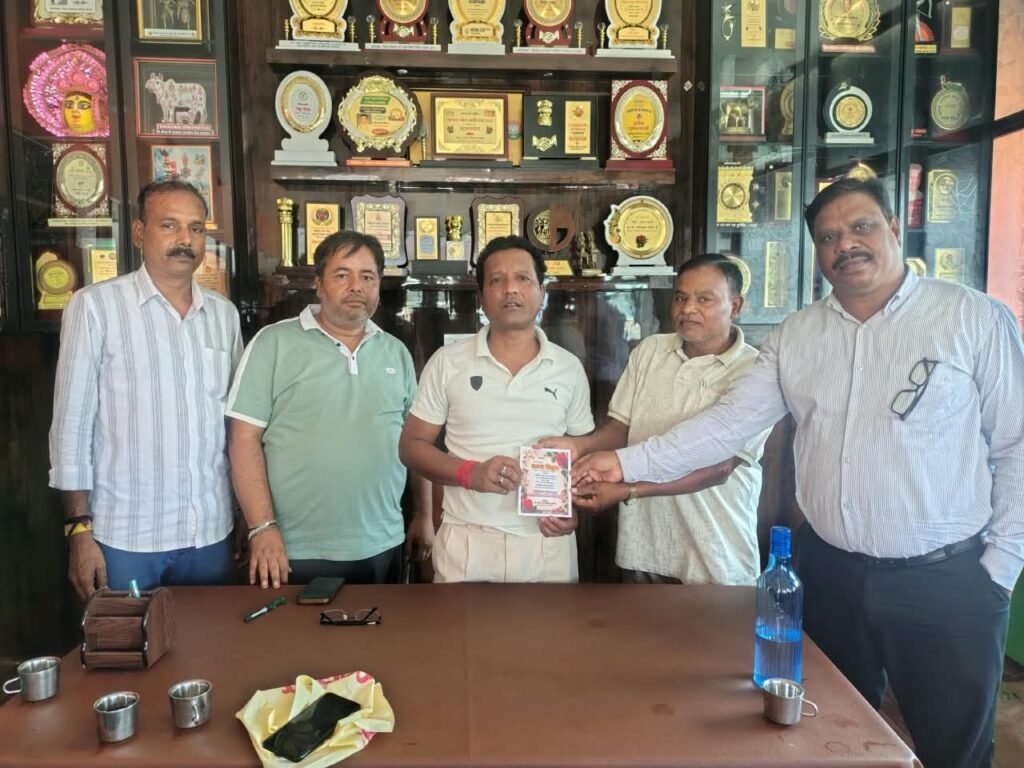 घरघोड़ा में करमा महोत्सव की तैयारियां तेज .. सांसद राधेश्याम राठिया व विधायक लालजीत राठिया को सादर निमंत्रण 2 4657980