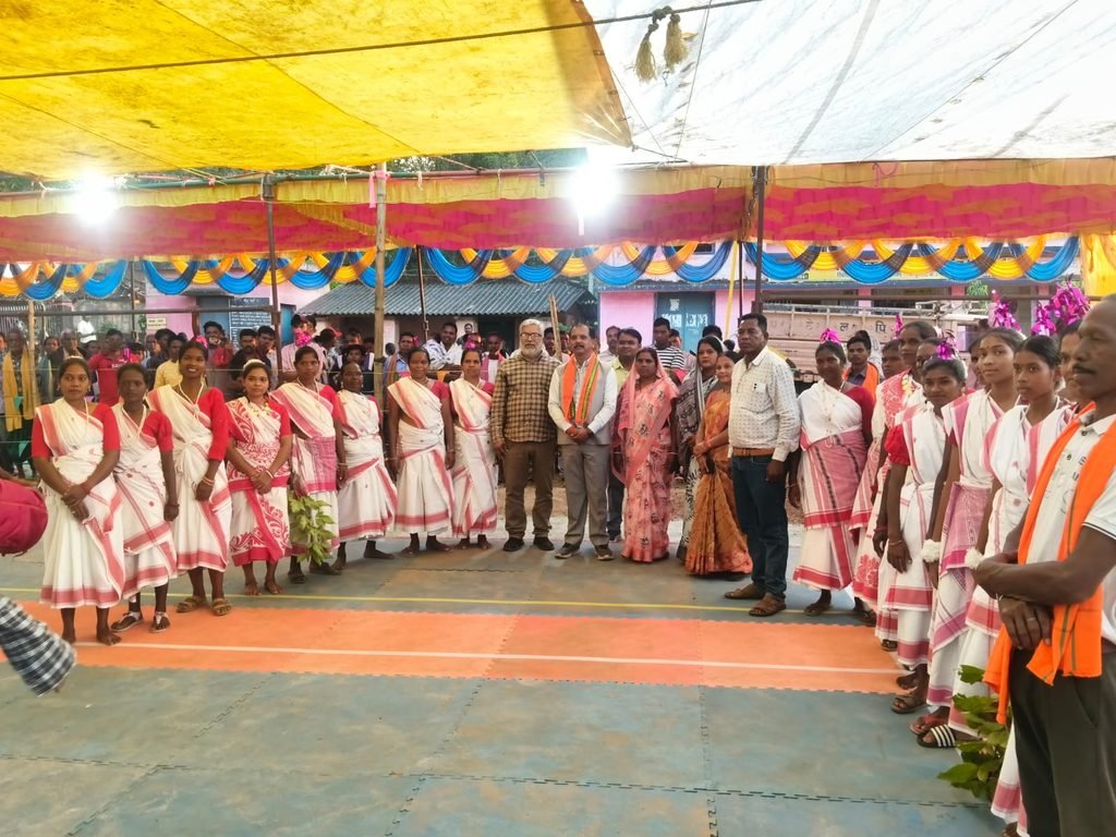 सालिक साय के मुख्य आतिथ्य में बनगांव में कबड्डी प्रतियोगिता का शुभारंभ .. 30 साल पुरानी खेल परंपरा को मिला प्रोत्साहन 3 4988793